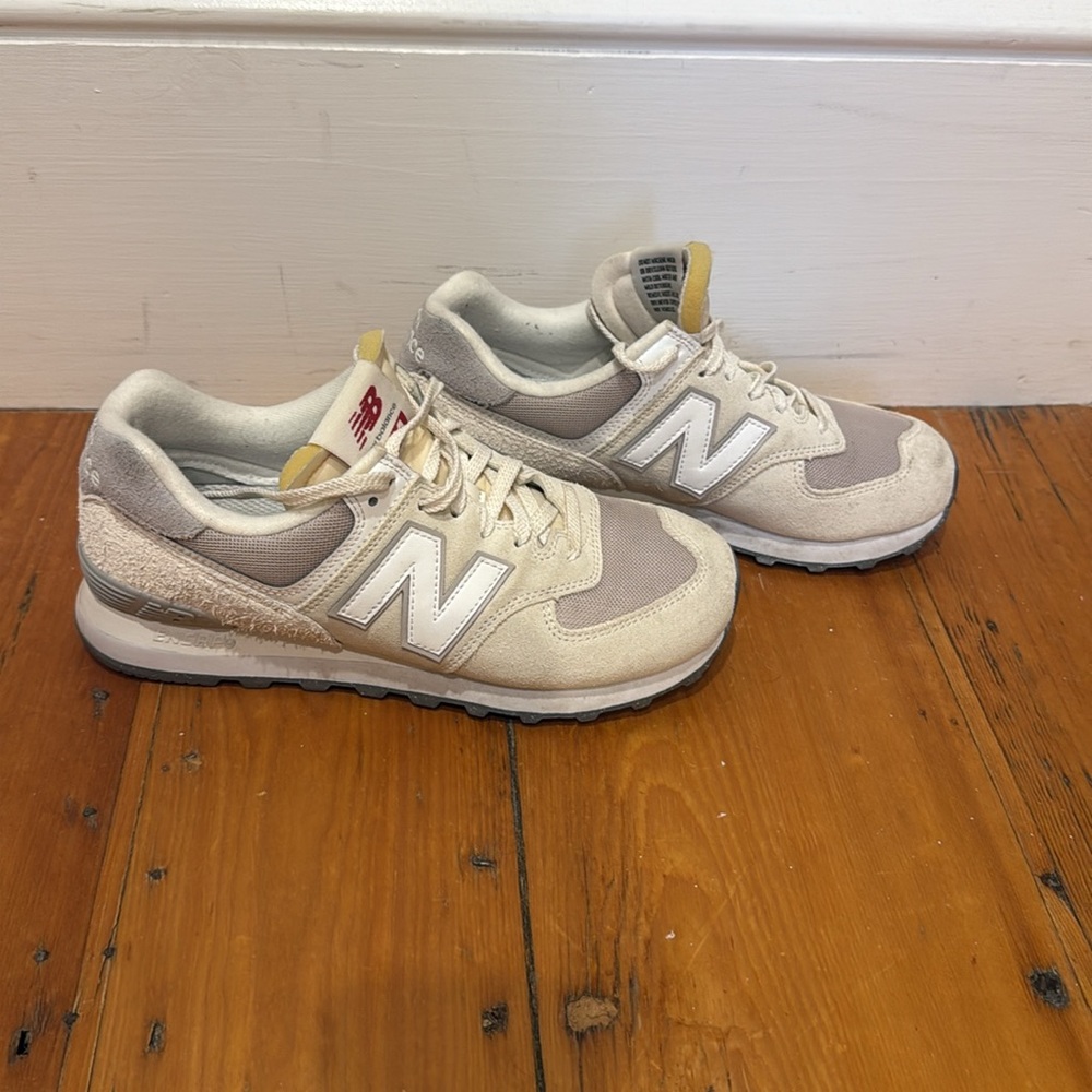 New Balance 574 8 women’s wide or 8W